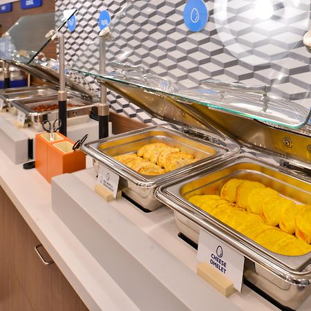 Holiday Inn Express Boston-Milford By Ihg Экстерьер фото