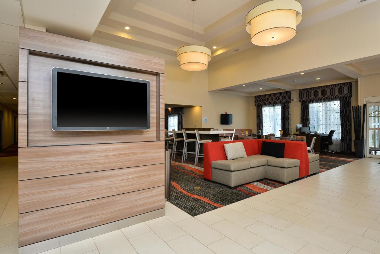 Holiday Inn Express Boston-Milford By Ihg Экстерьер фото