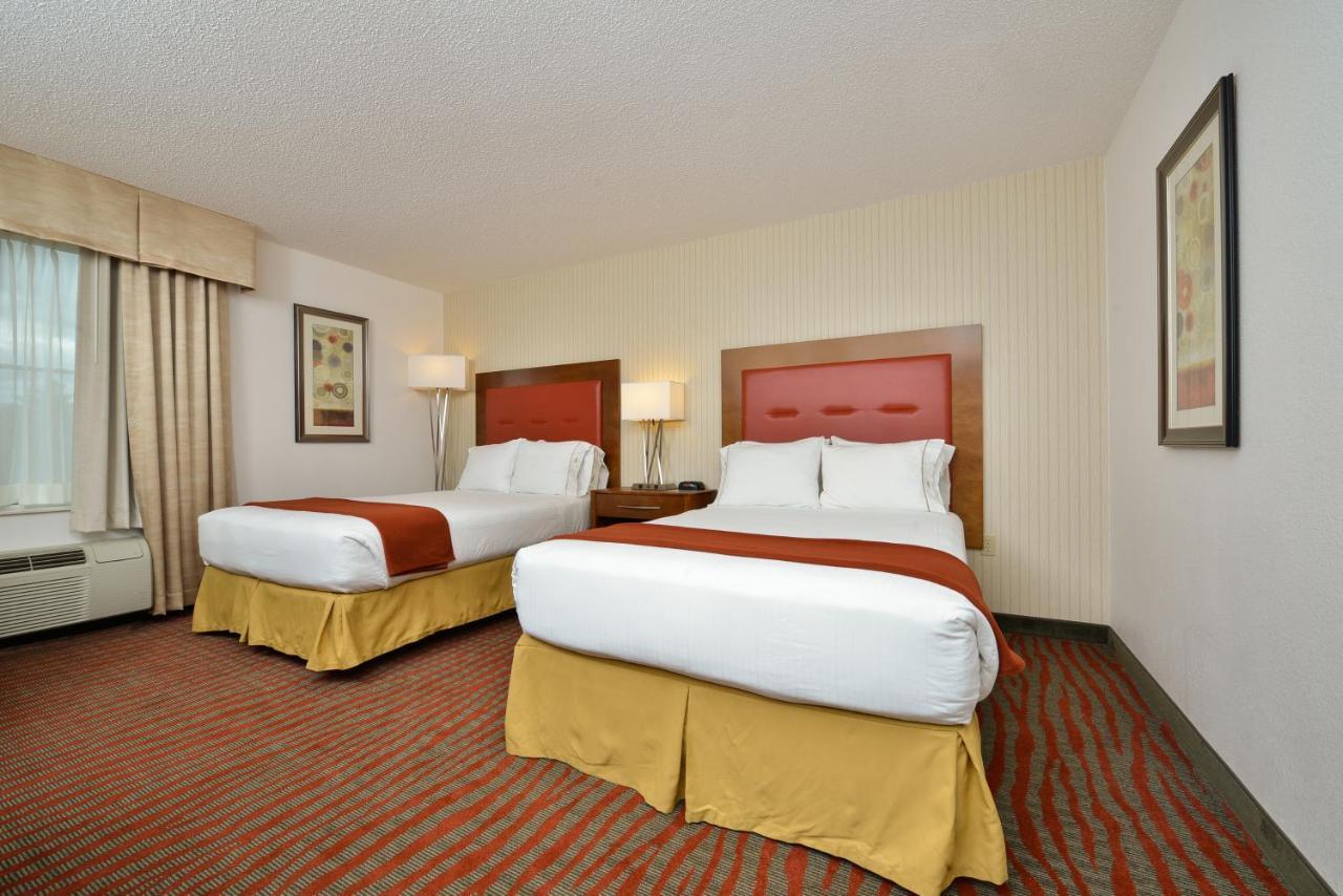 Holiday Inn Express Boston-Milford By Ihg Экстерьер фото