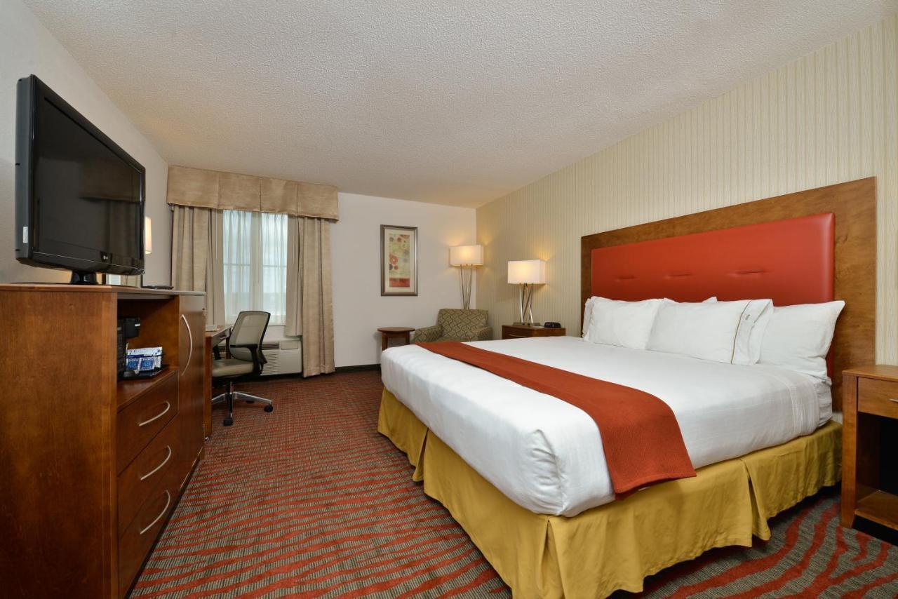 Holiday Inn Express Boston-Milford By Ihg Экстерьер фото