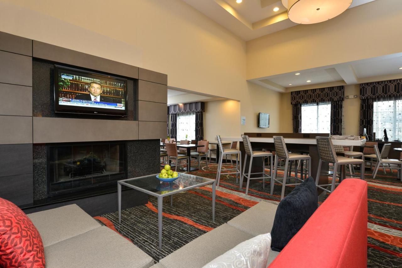 Holiday Inn Express Boston-Milford By Ihg Экстерьер фото